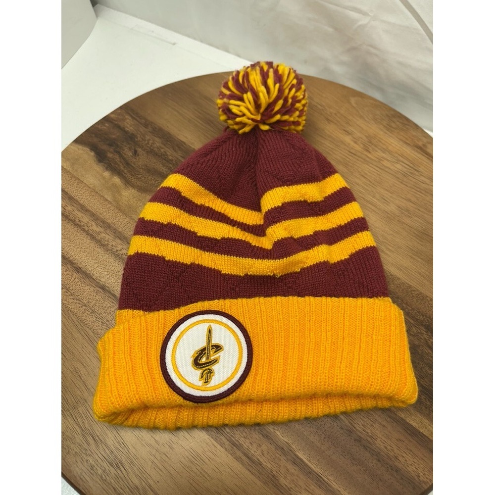 Cleveland Cavaliers Beanie Hat Mitchell and Ness BEANIE HAT Pom‎ Pom LOGO